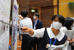 高校生によるポスターセッション