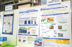 企業による展示